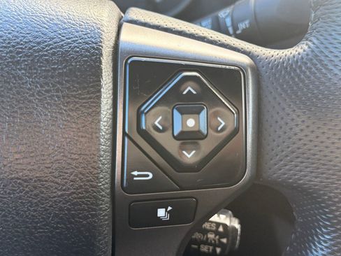 Certified 2022 Toyota Tacoma TRD Sport image 28