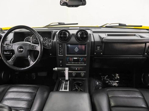 Used 2005 HUMMER H2 SUT Sport Utility Pickup 4D w/ Preferred Equipment Group image 9