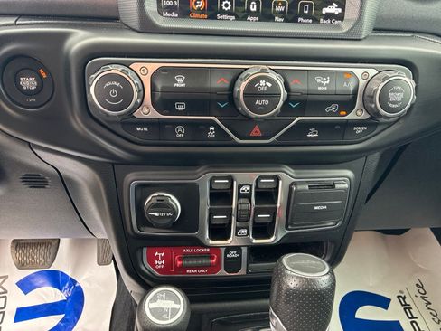 Used 2023 Jeep Gladiator Mojave w/ LED Lighting Group AWD/4WD image 21