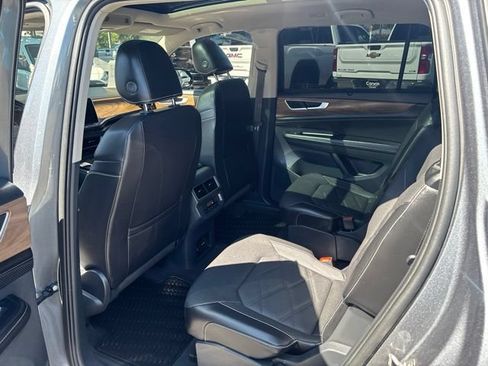 Used 2024 Volkswagen Atlas SE FWD image 23
