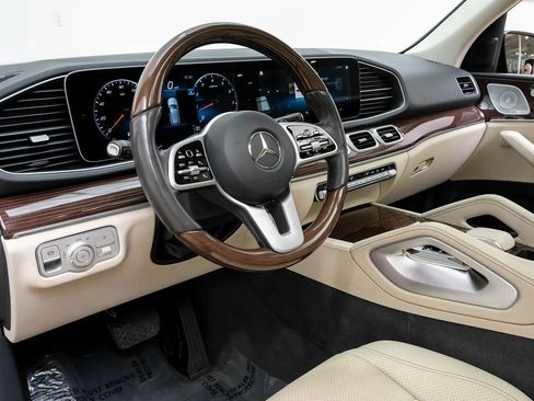 Used 2020 Mercedes-Benz GLE 350 w/ AMG Line Exterior image 3