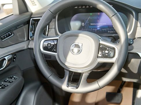 New 2026 Volvo XC90 B6 Ultra w/ Protection Package image 27