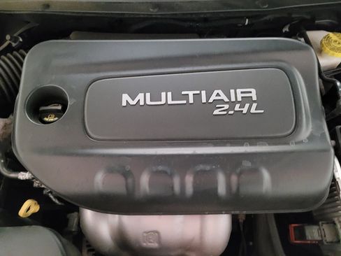 Used 2019 Jeep Cherokee Latitude Plus FWD image 30