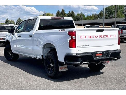 Used 2022 Chevrolet Silverado 1500 Custom Trail Boss w/ Safety Confidence Package AWD/4WD image 13