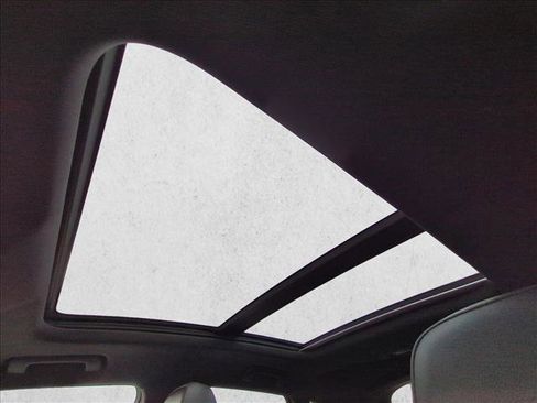 Used 2018 Audi Q3 2.0T Premium Plus w/ Premium Plus Package image 23