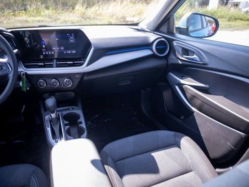 Certified 2025 Chevrolet Trax LS w/ LS Convenience Package image 20