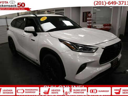 Used 2021 Toyota Highlander Platinum image 1