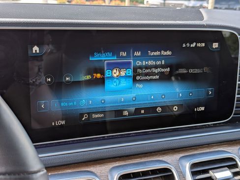 Used 2021 Mercedes-Benz GLS 450 4MATIC image 22