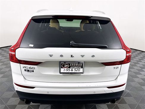 Used 2020 Volvo XC60 T5 Momentum image 22