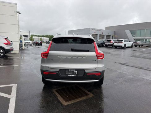Used 2025 Volvo XC40 B5 Plus AWD/4WD image 3