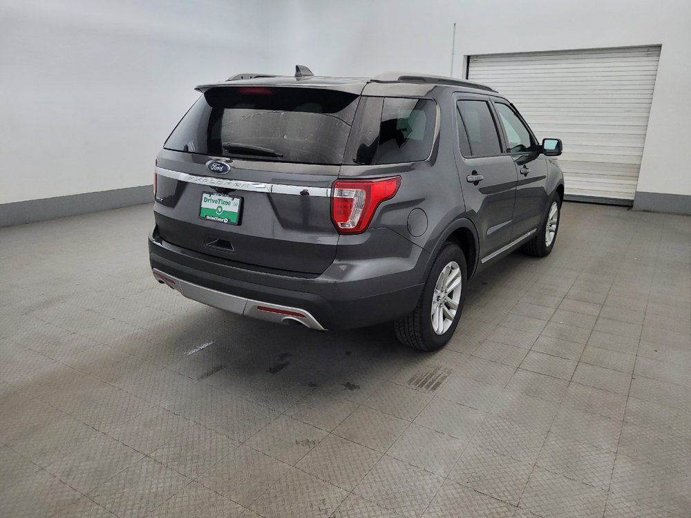 Used 2017 Ford Explorer XLT w/ Equipment Group 202A FWD image 9