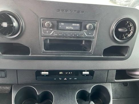 Used 2022 Mercedes-Benz Sprinter 2500 image 26