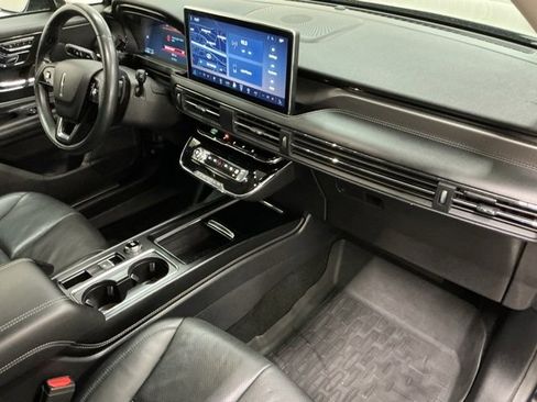 Used 2023 Lincoln Corsair Reserve w/ Equipment Group 201A image 17