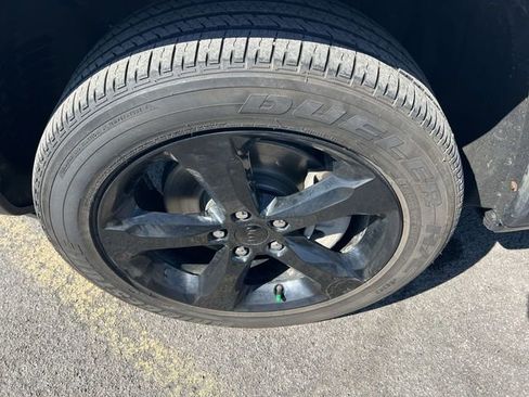 Used 2023 Jeep Grand Cherokee L Laredo image 12