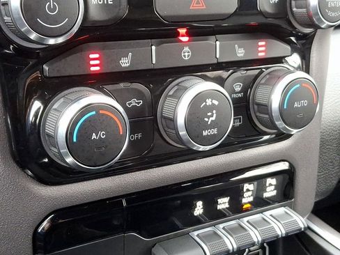 Used 2022 RAM 1500 Big Horn AWD/4WD image 16