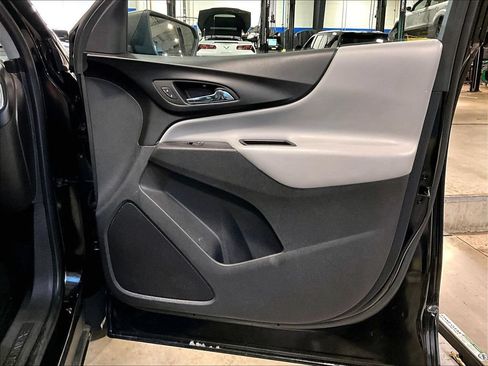 Used 2018 Chevrolet Equinox LS AWD/4WD image 12