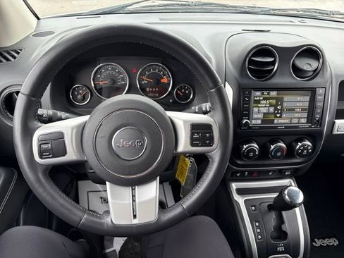 Used 2016 Jeep Compass Latitude w/ Mopar Chrome Accents Group image 10