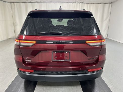 New 2025 Jeep Grand Cherokee Limited w/ Black Appearance Package AWD/4WD image 8