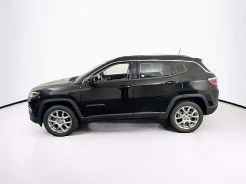 Used 2022 Jeep Compass Latitude image 8