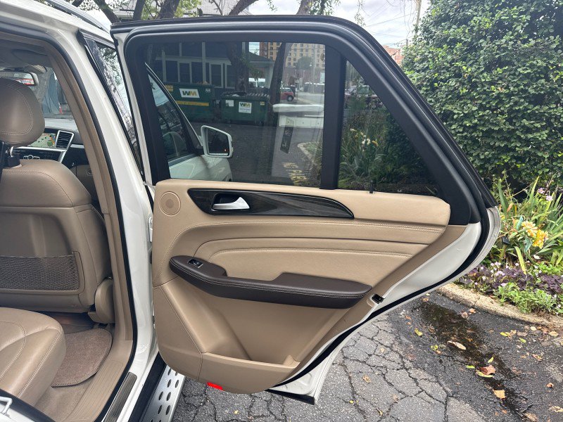 Used 2015 Mercedes-Benz ML 400 4MATIC image 13