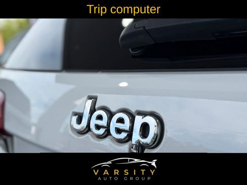 Used 2022 Jeep Grand Cherokee Laredo X image 59