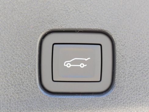 New 2026 Chevrolet Traverse Z71 w/ Enhanced Driving Package AWD/4WD image 8
