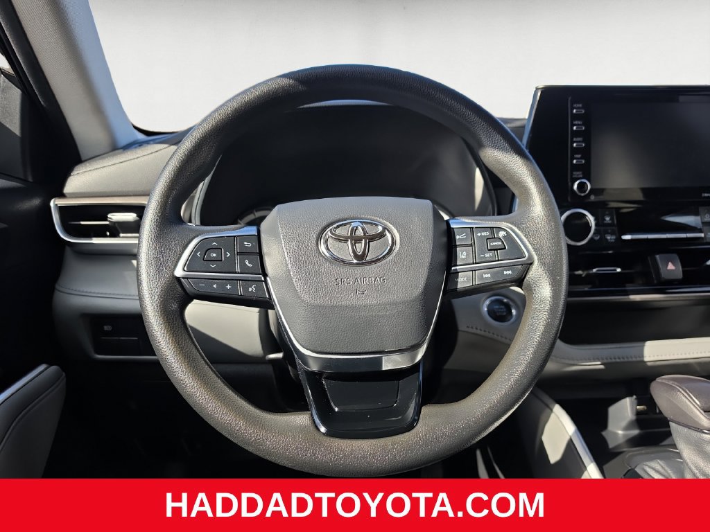 Used 2021 Toyota Highlander L AWD/4WD image 13