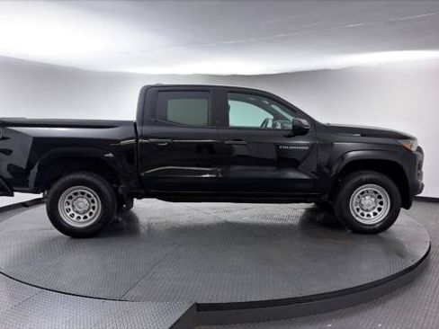 Used 2023 Chevrolet Colorado W/T RWD image 9