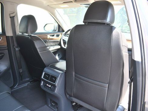 Used 2025 Volkswagen Atlas SE AWD/4WD image 27