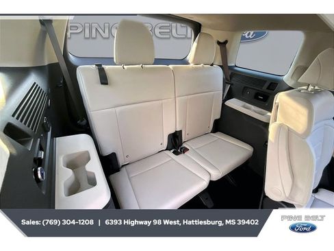 Used 2025 Hyundai Santa Fe Calligraphy AWD/4WD image 21