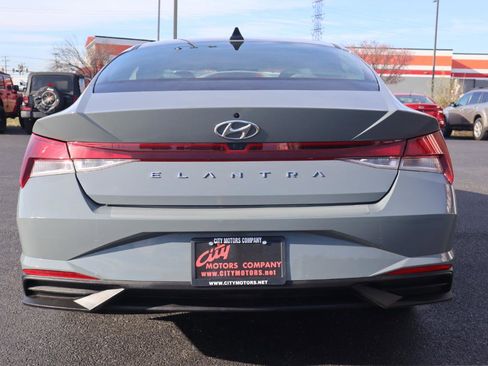 Used 2023 Hyundai Elantra SEL image 26