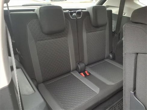 Used 2019 Volkswagen Tiguan S image 14