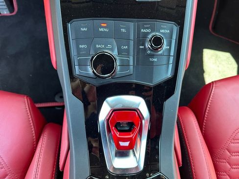 Used 2016 Lamborghini Huracan LP 610-4 AWD/4WD image 28