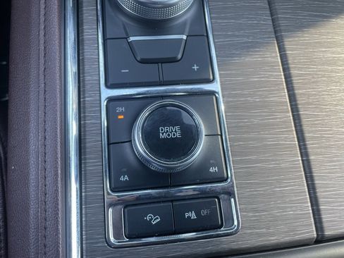 Used 2023 Ford Expedition Limited image 15