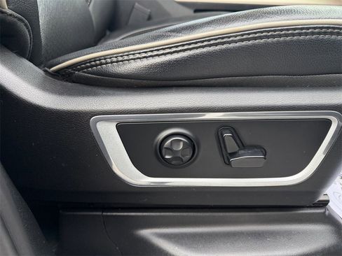 Used 2021 RAM 1500 Laramie image 17