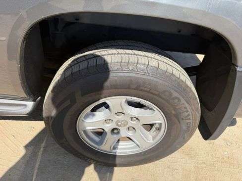 Used 2006 Dodge Dakota Laramie image 35