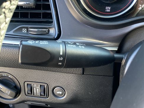 Used 2019 Dodge Challenger R/T image 27