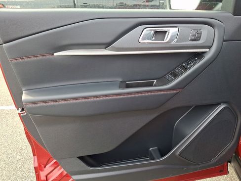 New 2026 Ford Explorer ST-Line w/ ST-Line Street Pack image 7