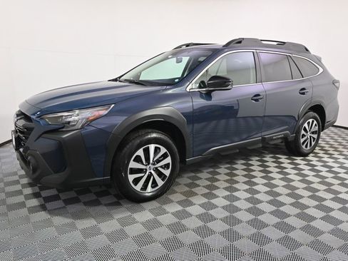 Used 2024 Subaru Outback Premium image 2