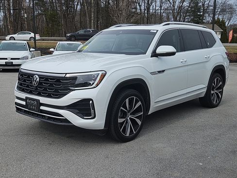 Certified 2025 Volkswagen Atlas SEL Premium R-Line image 30