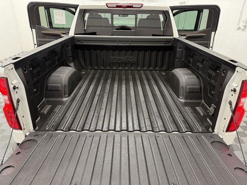 Used 2023 Chevrolet Silverado 1500 High Country image 35