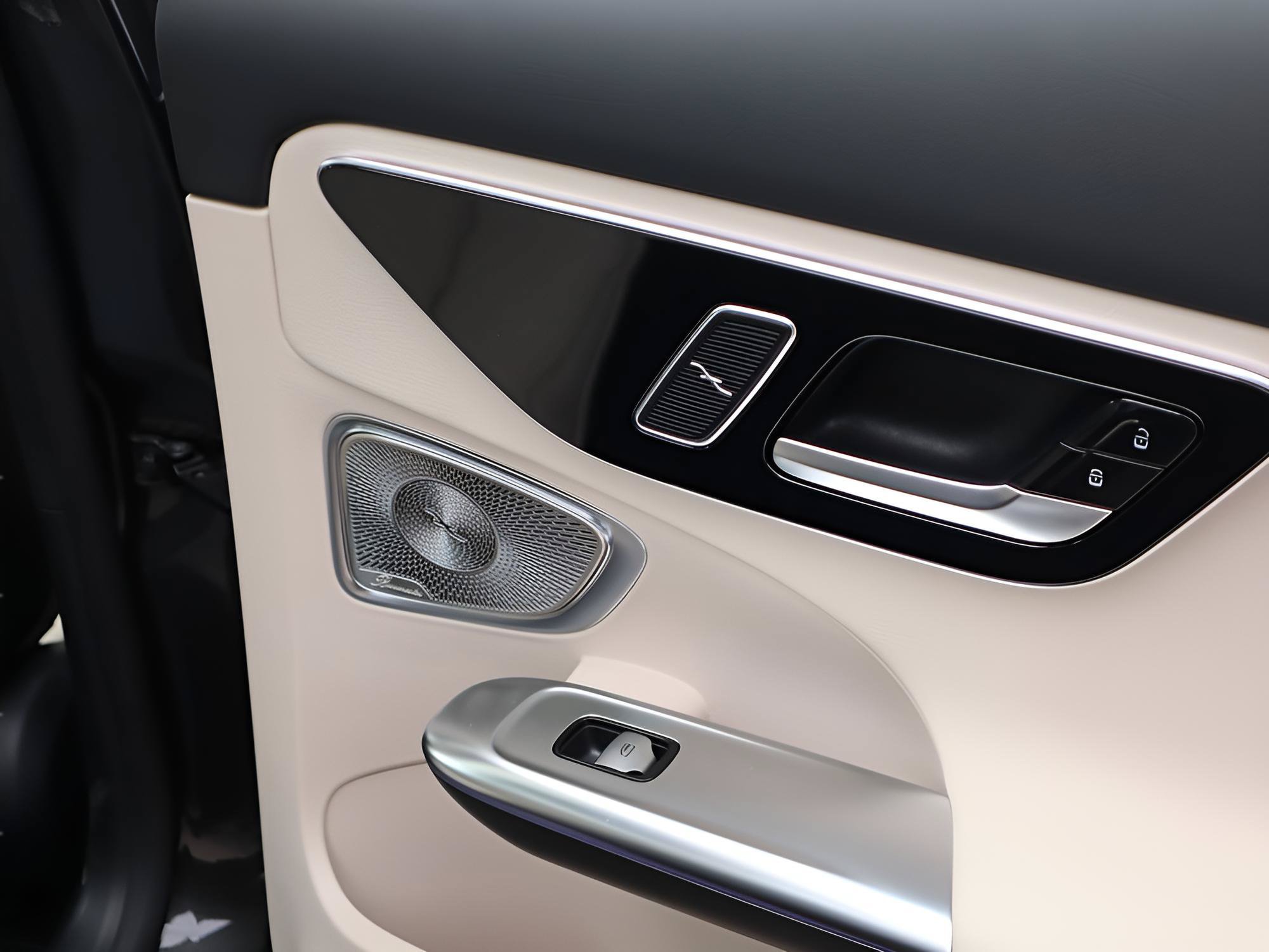 Certified 2026 Mercedes-Benz C 300 4MATIC Sedan image 16