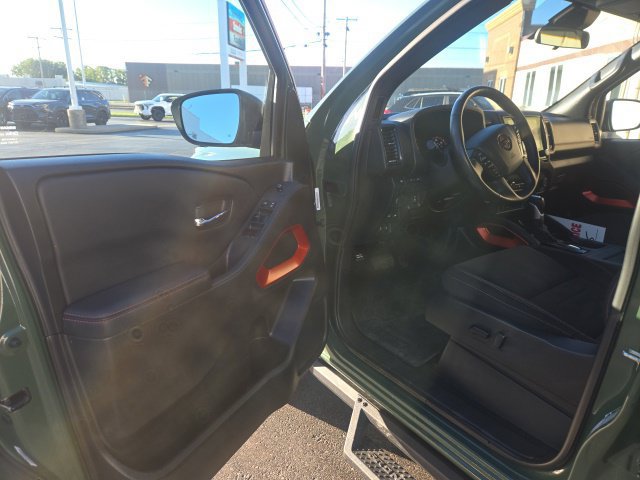 Used 2024 Nissan Frontier PRO-4X w/ Pro Convenience Package AWD/4WD image 18