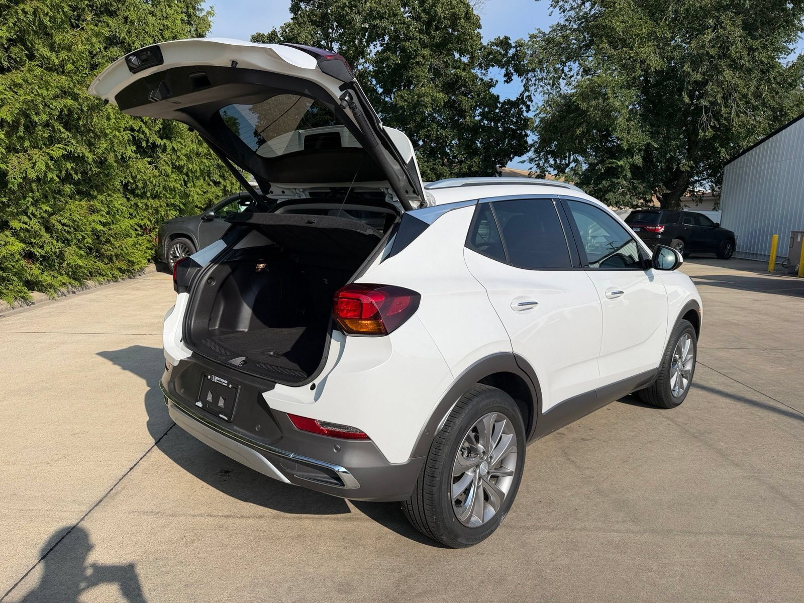 Used 2022 Buick Encore GX Essence w/ Advanced Technology Package AWD/4WD image 32
