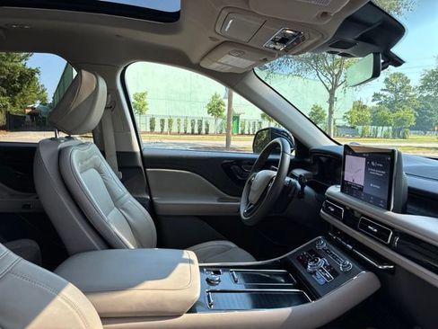 Certified 2024 Lincoln Aviator Reserve AWD/4WD image 23