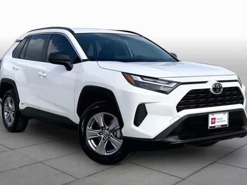 Used 2025 Toyota RAV4 LE AWD/4WD image 3