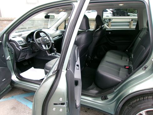 Used 2017 Subaru Forester 2.5i Touring image 13