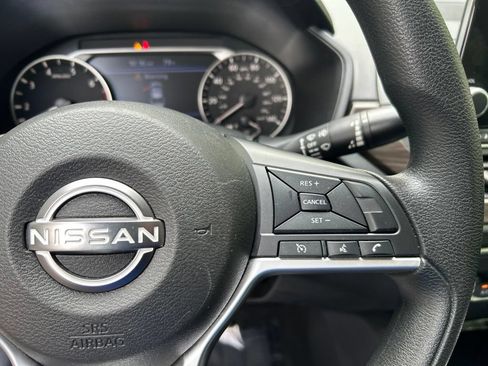 Used 2024 Nissan Altima 2.5 SV FWD image 22