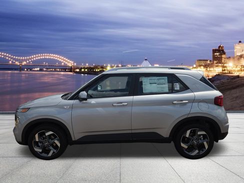 New 2026 Hyundai Venue SEL FWD image 2