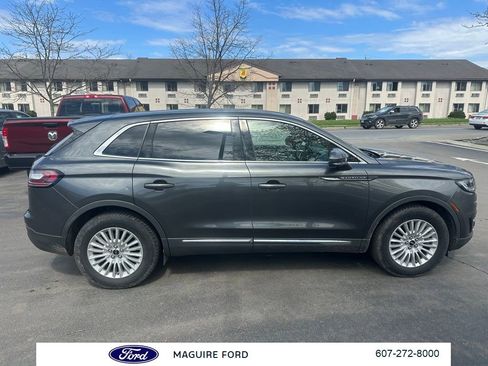 Used 2019 Lincoln Nautilus Premier AWD/4WD image 3